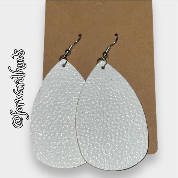 Bundle Sale 3 for $15 | (3) Three Pair Faux Leather Leaf Dangle Earrings - Picture 5 of 6